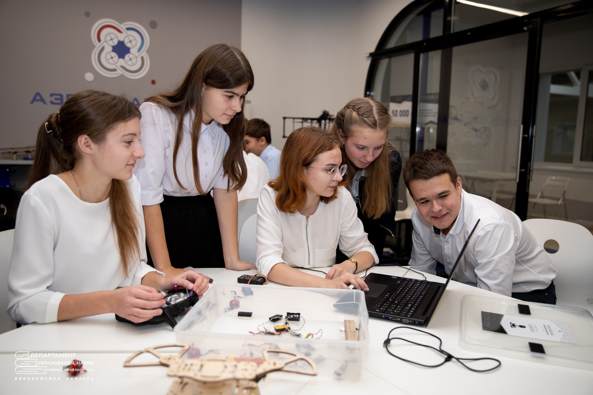 «Билет в будущее»: Воронежская область открывает двери в мир профессий для школьников
