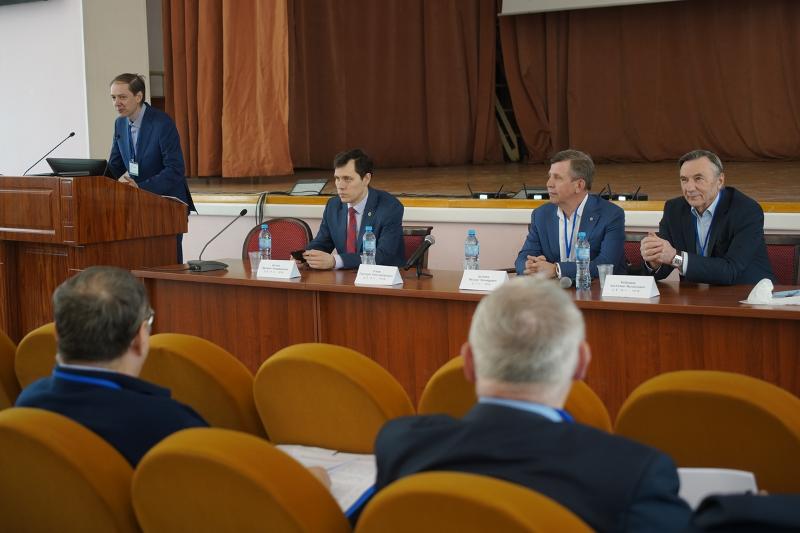 В ВГУ прошла конференция, приуроченная к 130-летию изобретения радио