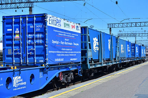 ЮВЖД: первый ускоренный контейнерный поезд