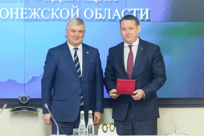 Церемония награждения: Александр Гусев отметил заслуги представителей ключевых сфер