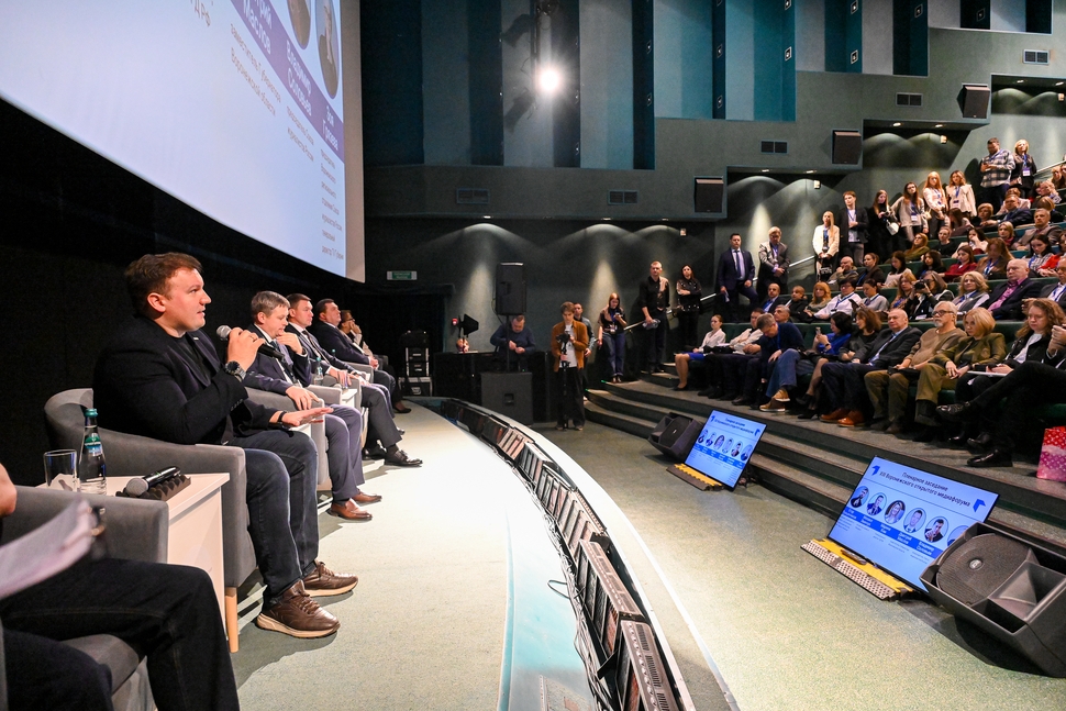 Форум медиаэкспертов в Воронеже: от гибридных войн до нейросетей