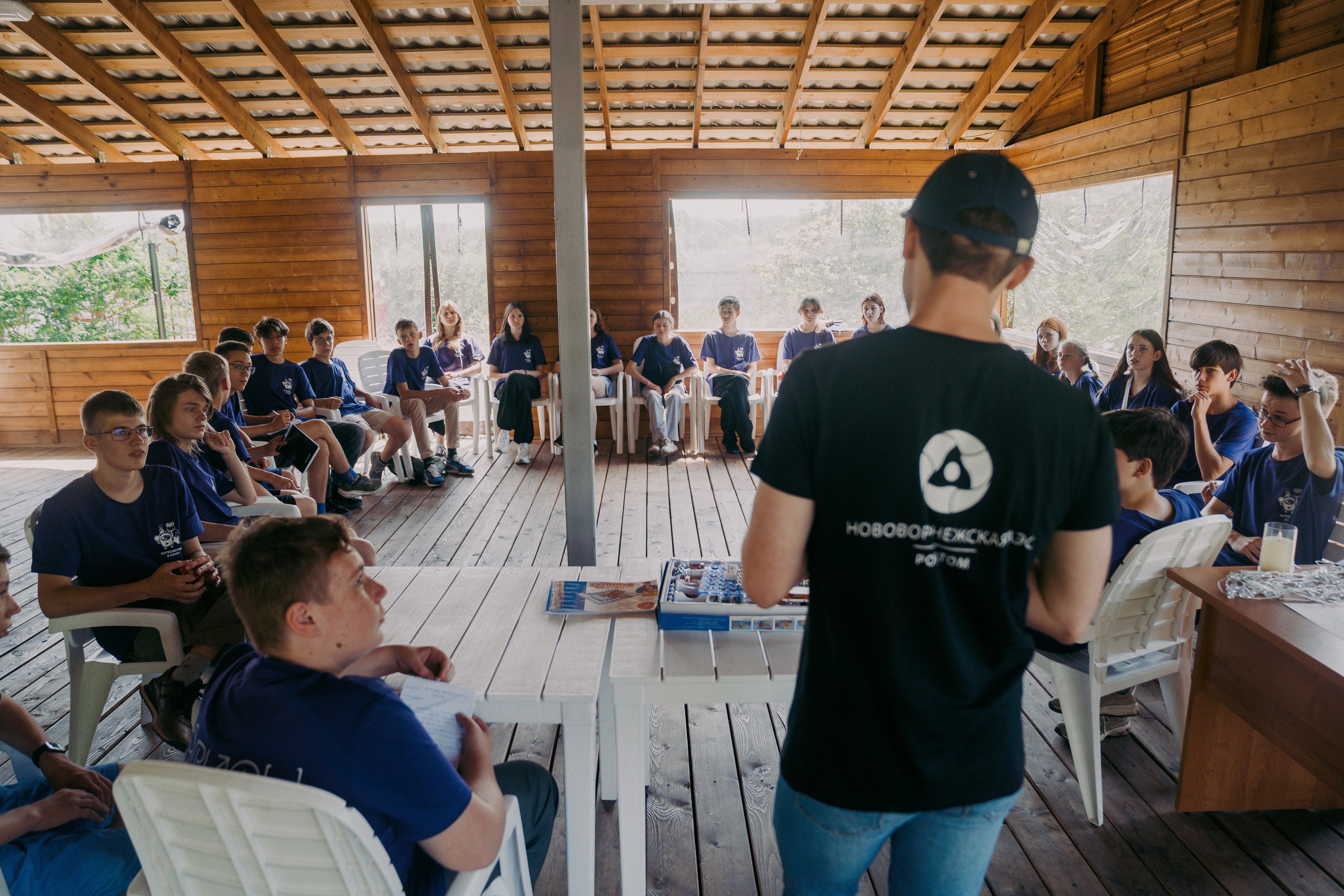 Специалисты Нововоронежской АЭС познакомили с профессией атомщика детей центра «Орион»