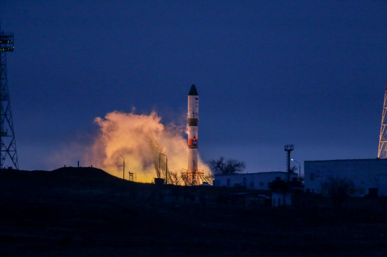 Ракетный двигатель разработки и производства КБХА успешно завершил вывод грузовика в космическое пространство