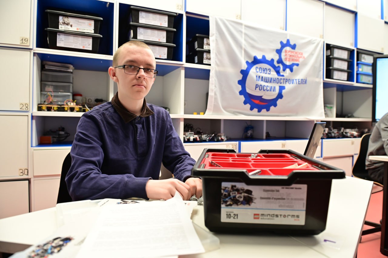 В Воронеже при поддержке воронежских машиностроителей прошел финал чемпионата среди юных инженеров