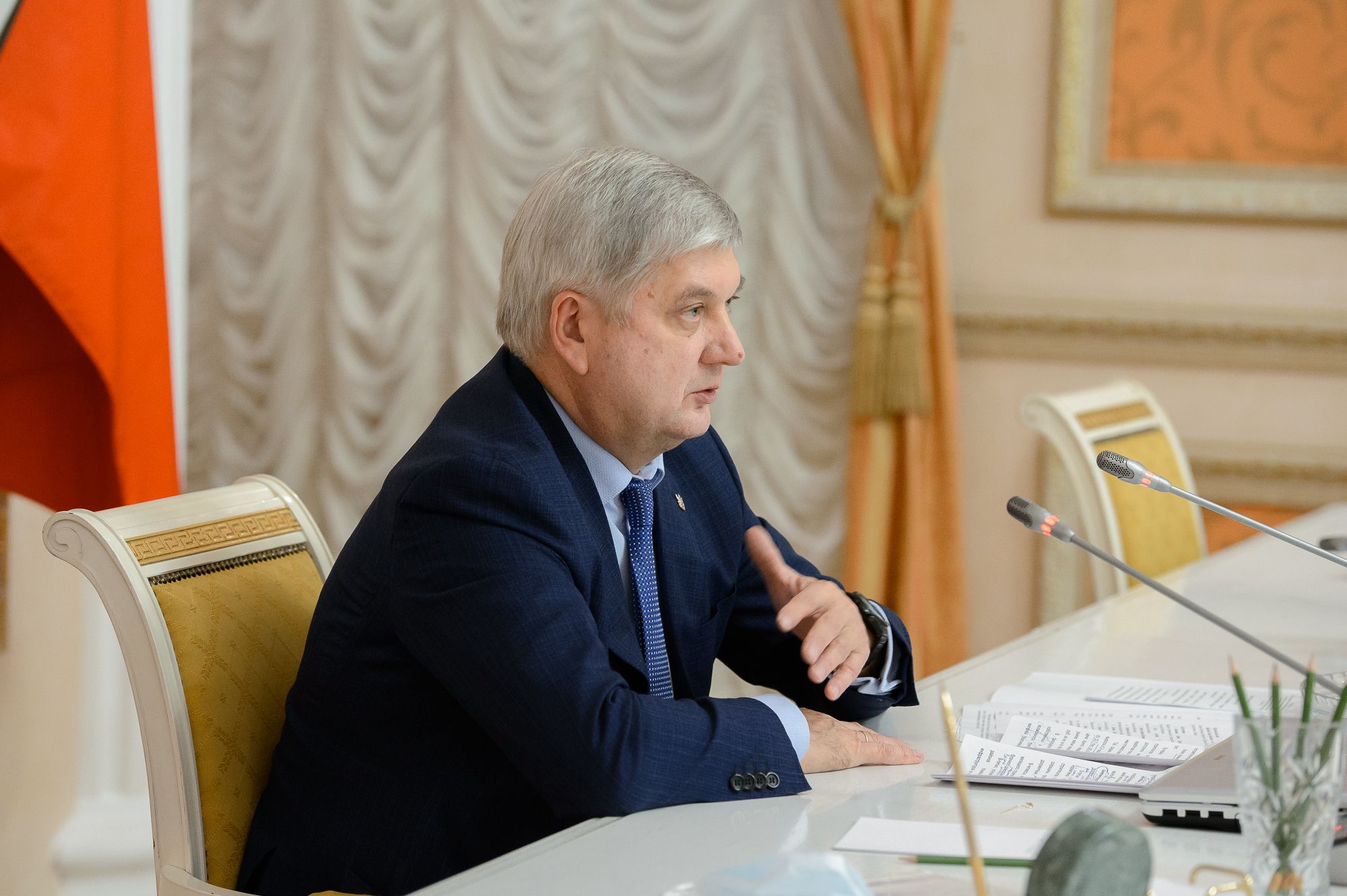 Губернатор области поручил временно приостановить проведение массовых мероприятий в регионе для обеспечения безопасности