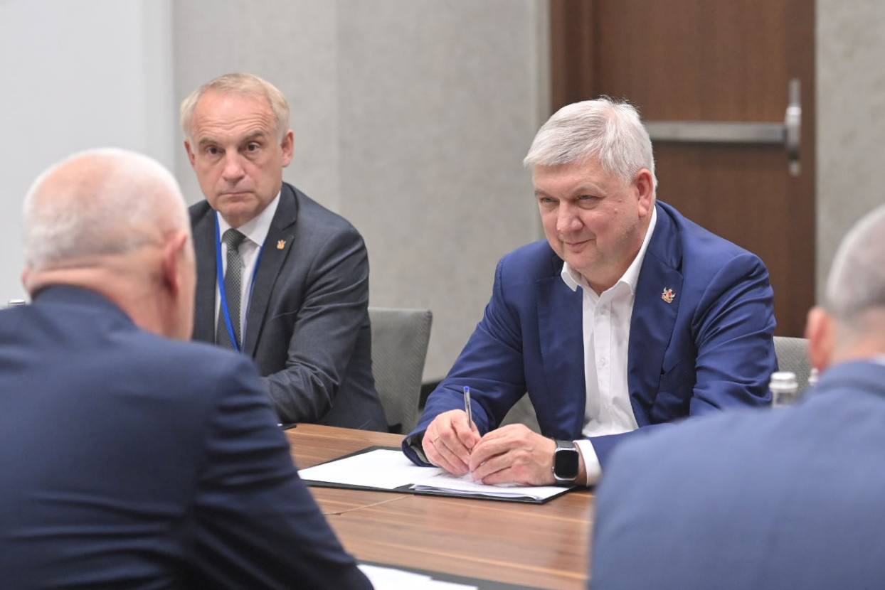 Делегация Воронежской области укрепляет международные отношения на Форуме регионов России и Беларуси 