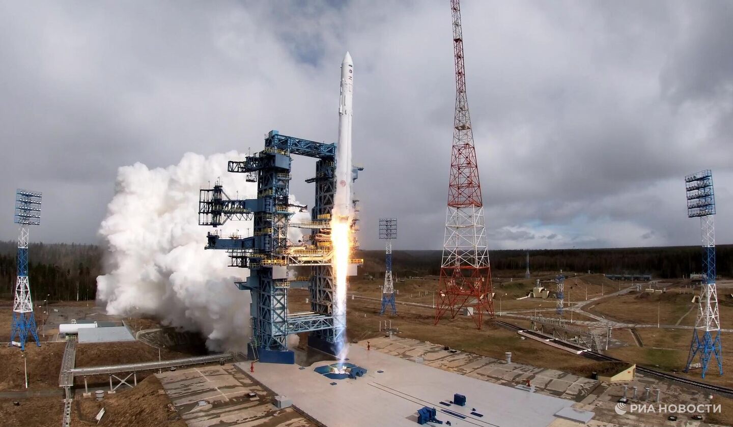 На дежурство вышли современные военные спутники