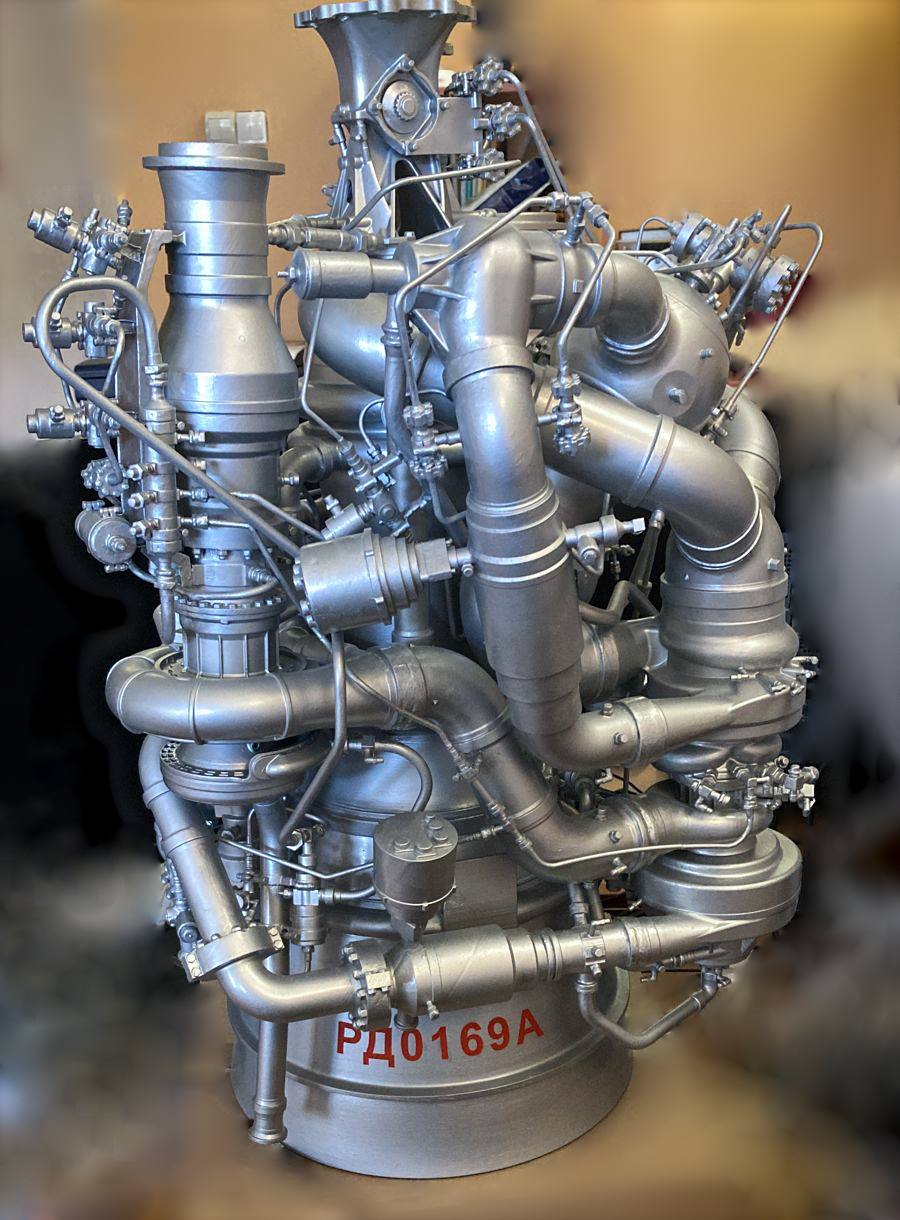 КБХА презентует макет нового двигателя на форуме «Армия-2023»