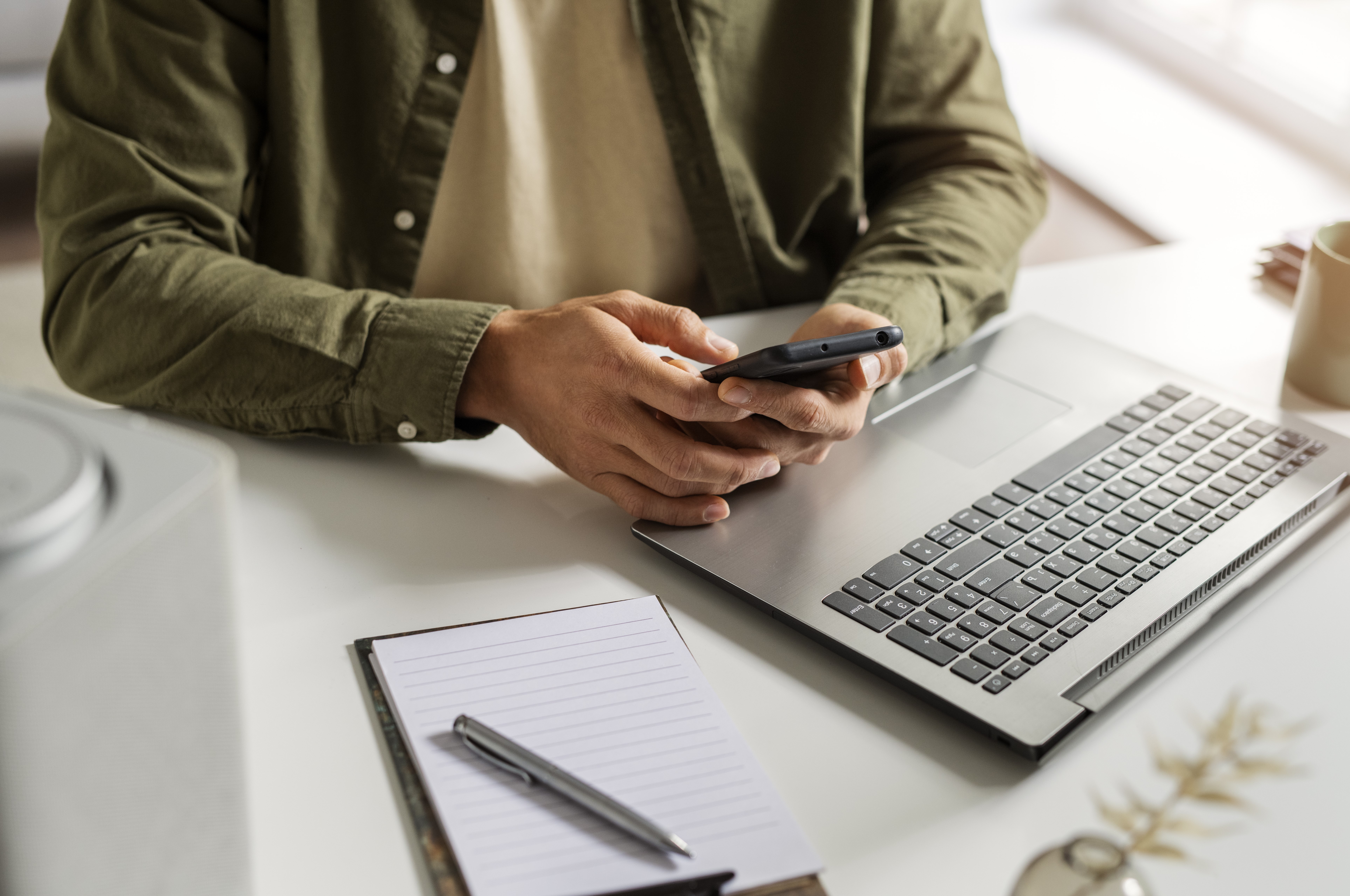 Ренессанс email и SMS: как бизнес перестраивает коммуникации после ограничения мессенджеров