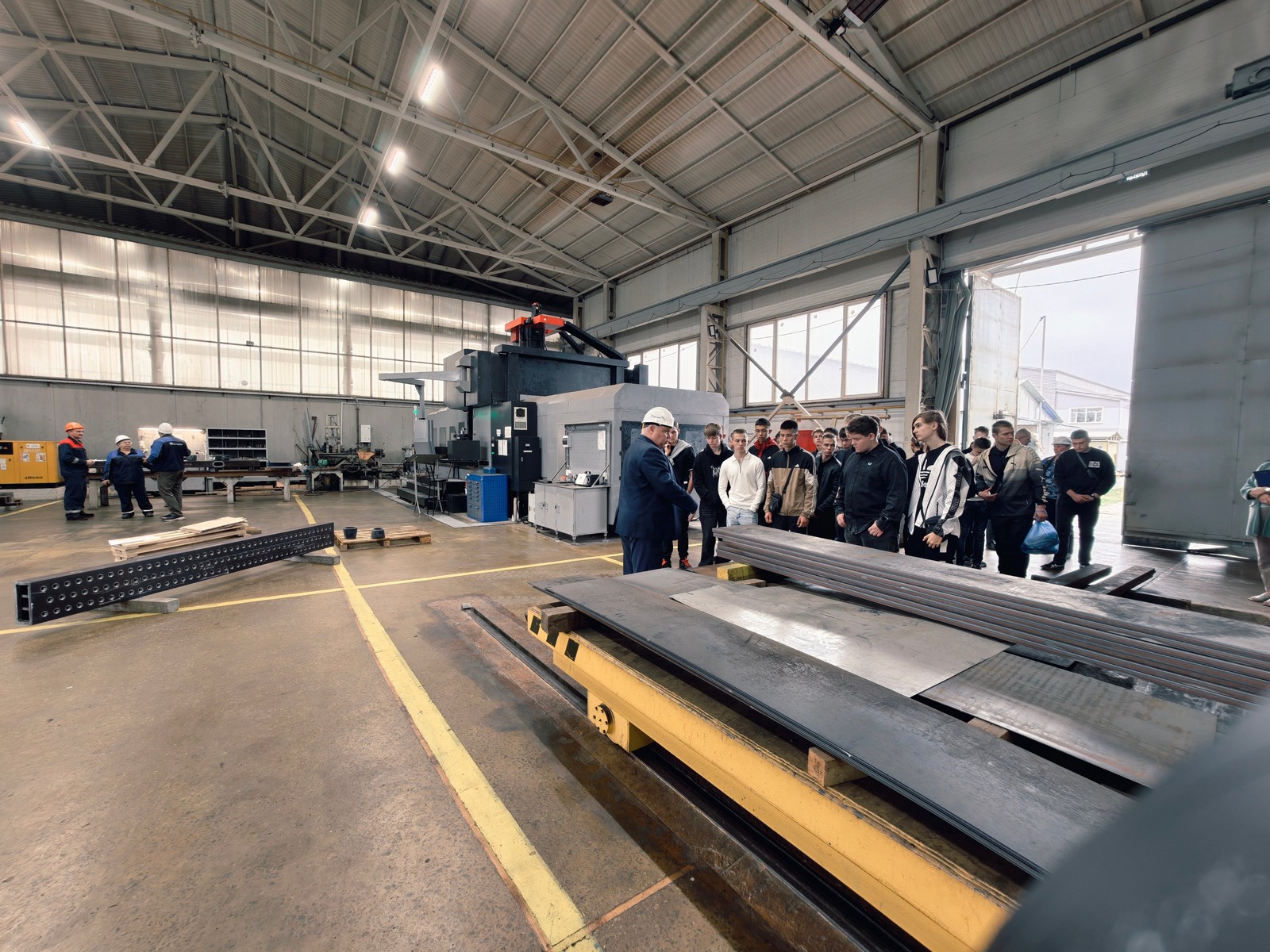 Молодежь рассказала о сложившихся стереотипах работы на заводе