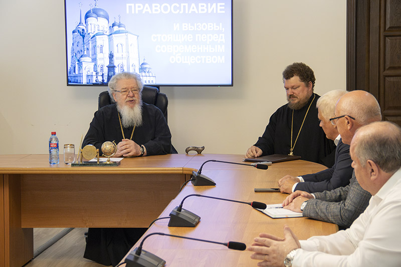 Митрополит Воронежский и Лискинский Сергий встретился с представителями воронежского бизнес-сообщества