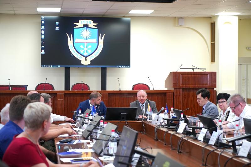 ПИШ «Российская электроника, инфокоммуникации и радиосвязь» ВГУ отчиталась за 1 полугодие 2025 года