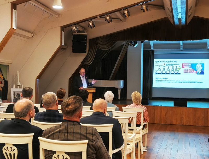 «Лидеры» обсудили стратегию роботизации машиностроения и роль вузов в технологическом суверенитете