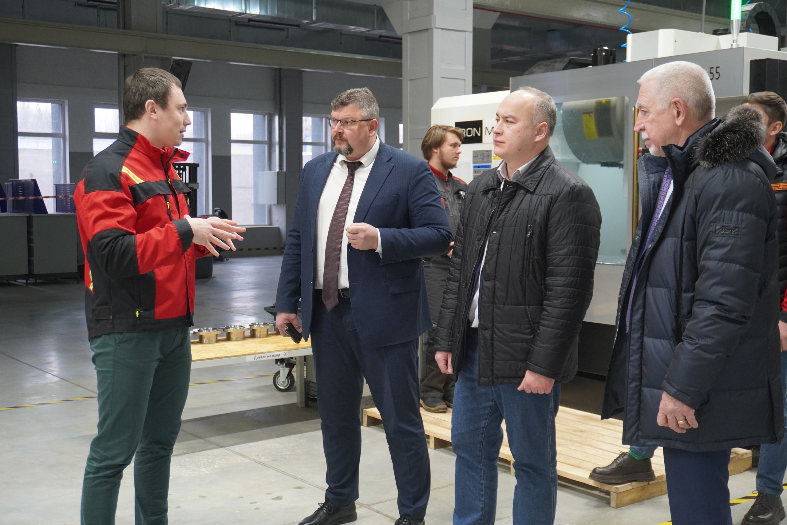 Визит министра промышленности и транспорта на производство «ИнтерПоляриса»