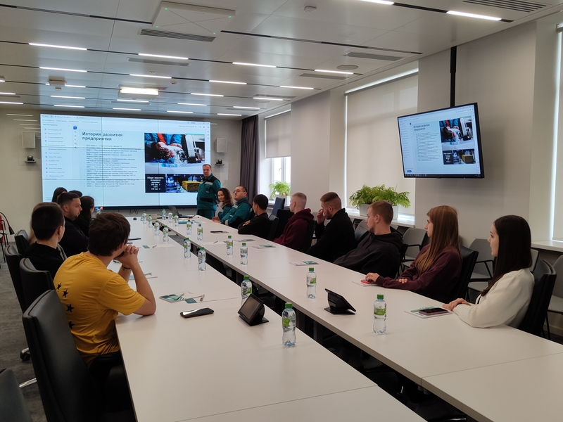 Более 100 российских студентов познакомились с крупнейшими воронежскими предприятиями