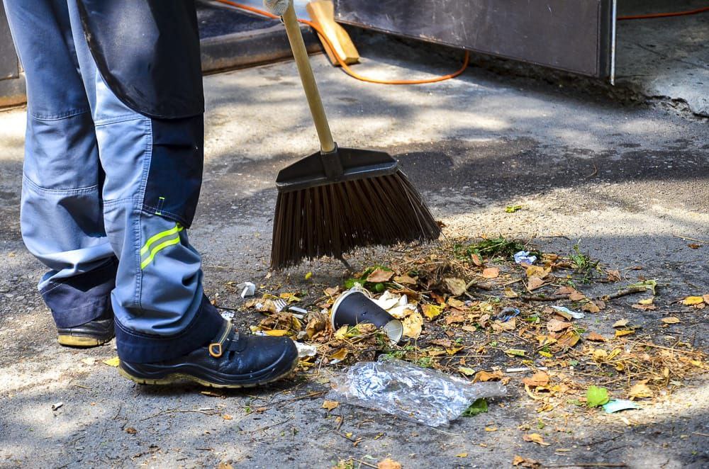 Гострудинспекция помогла дворнику восстановиться на работе и получить больше 120 тысяч рублей