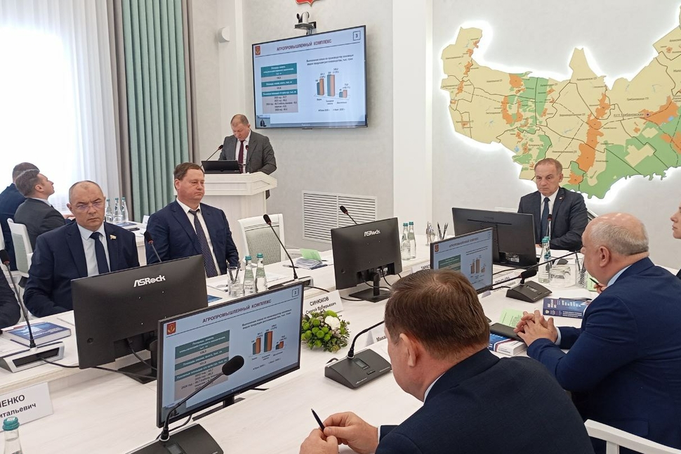 Грибановский район представил итоги работы: промышленный рост и выполнение плана по урожаю