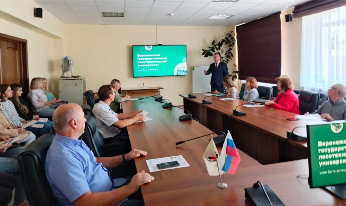 Ректор ВГЛТУ посетил предприятие «Рудгормаш»