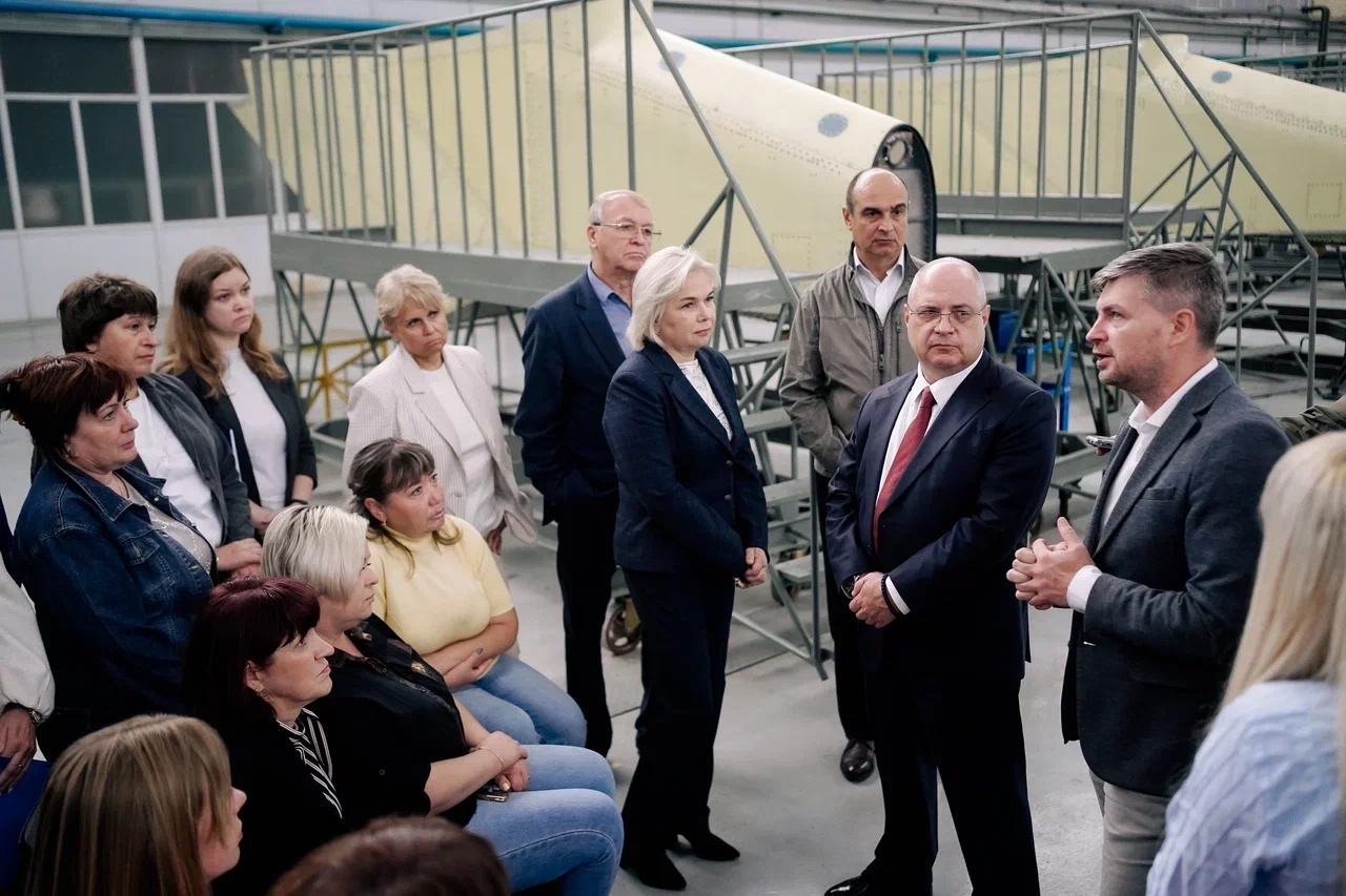 Депутат Госдумы Сергей Гаврилов обсудил с профактивом ВАСО поддержку авиастроения