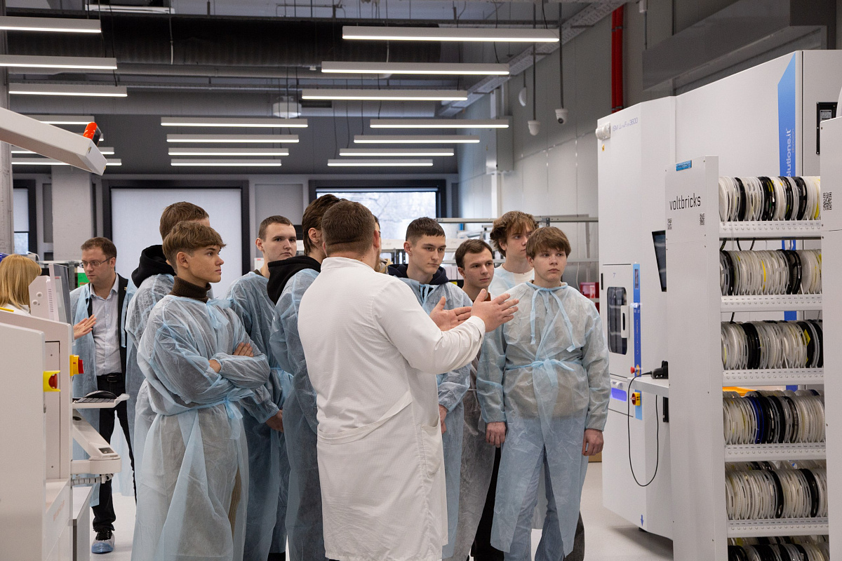 Воронежское ООО «АЕДОН» провело экскурсию для студентов-первокурсников ВГТУ в рамках работы с будущими кадрами