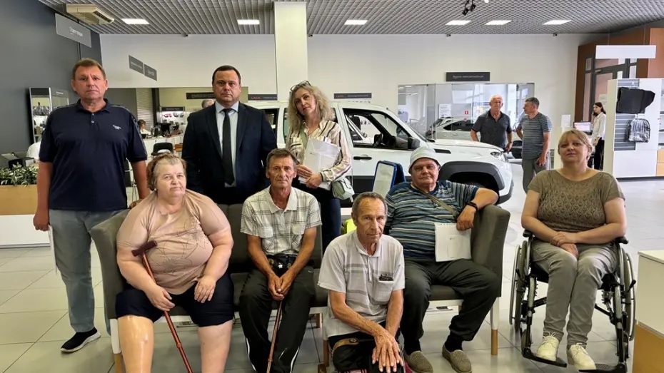 Пострадавшим на производстве вручили автомобили