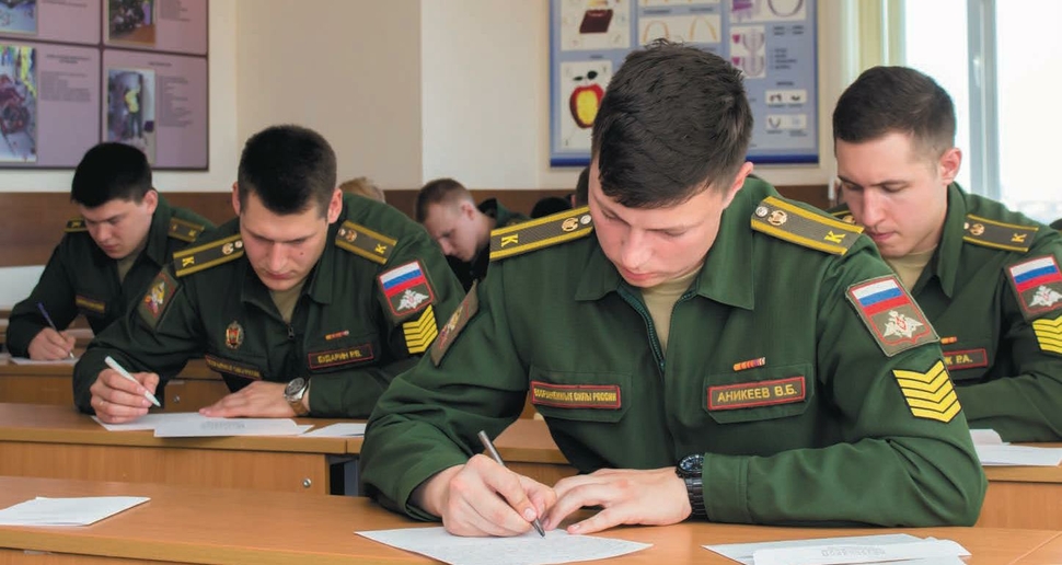 Воронежцев приглашают ознакомиться с возможностями поступления в военные вузы